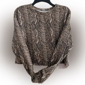 ZARA 🖤🐍 crewneck sweatshirt